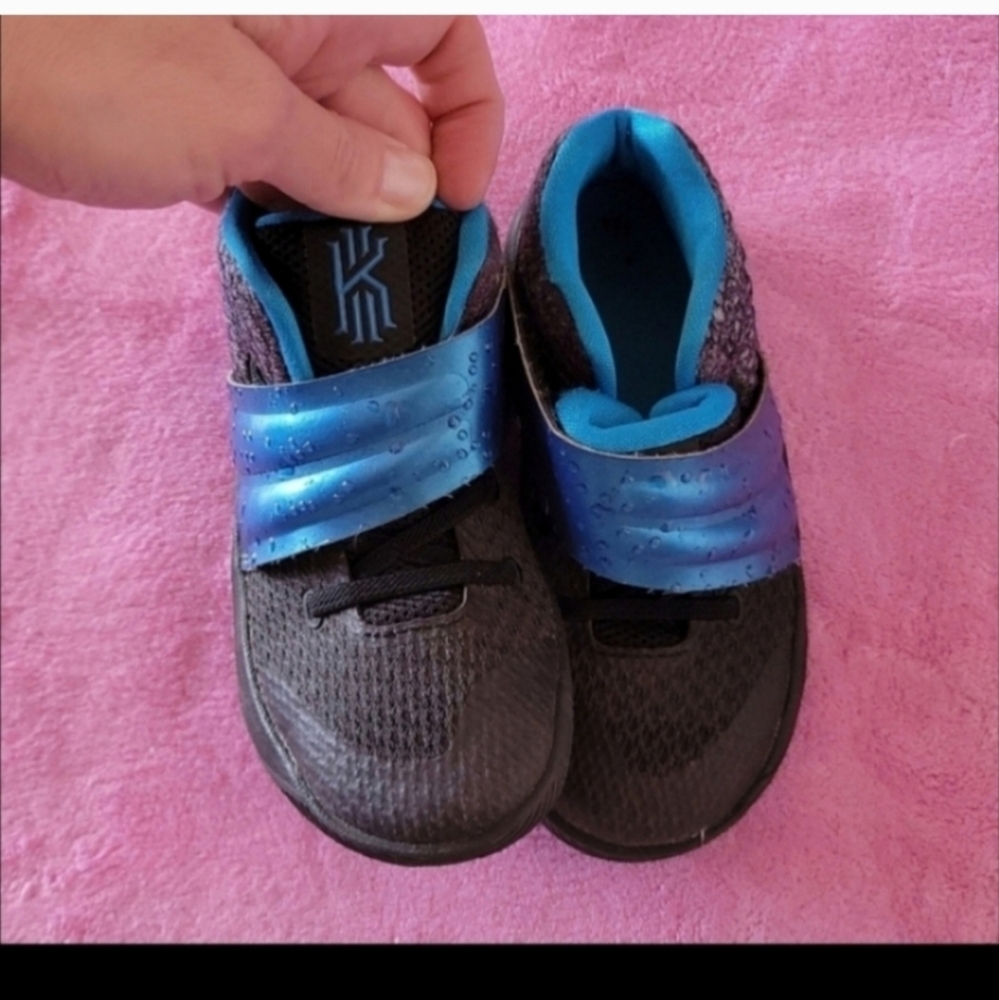 Kids Nike Kyrie shoes size 10